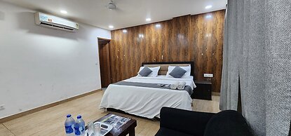 Hotel Crystel Residency