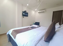 Hotel Crystel Residency