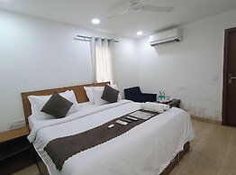 Hotel Crystel Residency