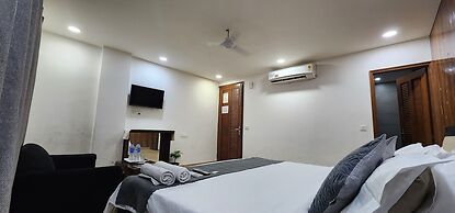 Hotel Crystel Residency