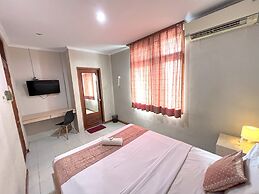 Winotosastro Hotel by Athelu