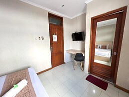 Winotosastro Hotel by Athelu