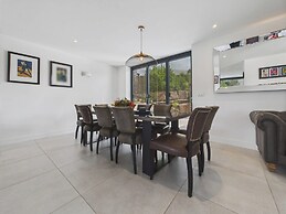 Oakwood House