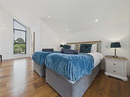 Oakwood House