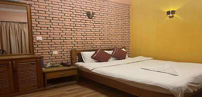 MeroStay 101 Hotel Valley View Inn