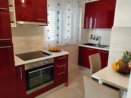 A1 Beachfront apt With big Terrace and sea View