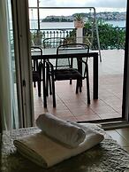 A1 Beachfront apt With big Terrace and sea View