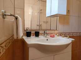 A5 Beachfront apt With a Balcony and sea View