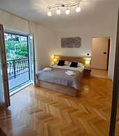 A5 Beachfront apt With a Balcony and sea View