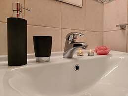 A3 Beachfront apt With big Terrace and sea View