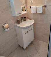 A4 Beachfront apt With big Terrace and sea View