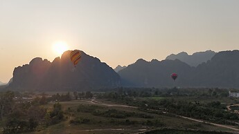 Mad Monkey  Vang Vieng