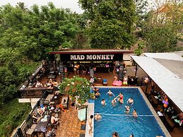 Mad Monkey  Vang Vieng