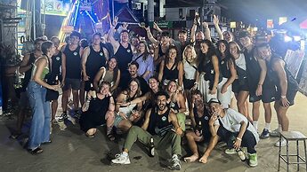 Mad Monkey  Vang Vieng