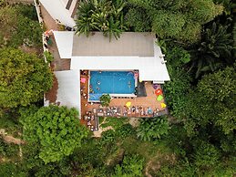 Mad Monkey  Vang Vieng