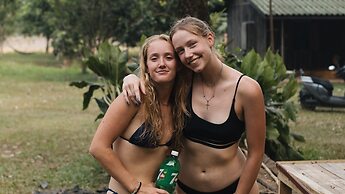 Mad Monkey  Vang Vieng