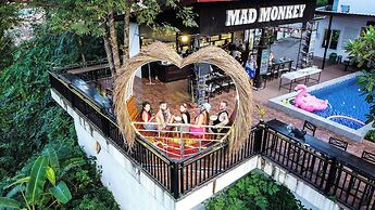 Mad Monkey  Vang Vieng