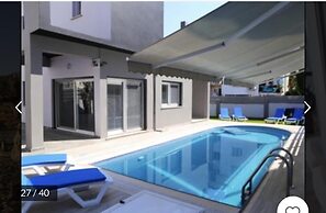 4 Bedroom Private Villa, Pool, Kyrenia Town