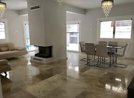 4 Bedroom Private Villa, Pool, Kyrenia Town