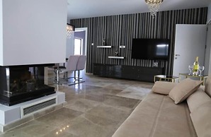 4 Bedroom Private Villa, Pool, Kyrenia Town