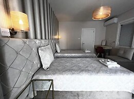 4 Bedroom Private Villa, Pool, Kyrenia Town