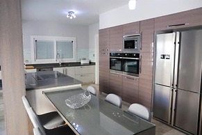 4 Bedroom Private Villa, Pool, Kyrenia Town