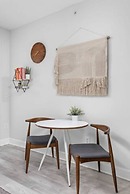 CozySuites at Meridian Kessler