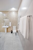 Solo Grand Boshuri Hotel