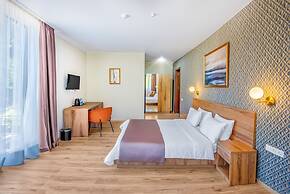 Solo Grand Boshuri Hotel