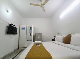 Hotel Triton Residency