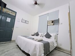 Hotel Triton Residency