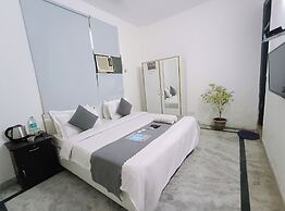 Hotel Triton Residency