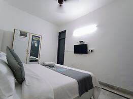 Hotel Triton Residency