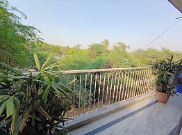 Hotel Triton Residency