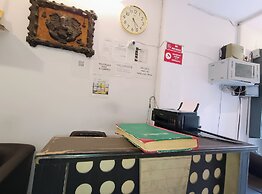 Hotel Triton Residency