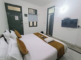 Hotel Triton Residency