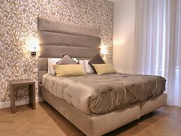 HELMIRAGE SUITE VIA DEL CORSO