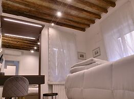 HELMIRAGE SUITE VIA DEL CORSO