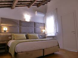 HELMIRAGE SUITE VIA DEL CORSO