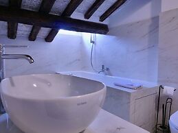 HELMIRAGE SUITE VIA DEL CORSO