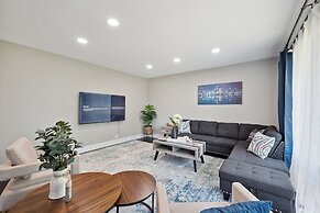 Charming Contemporary Family Home 3 Bedroom Home by RedAwning