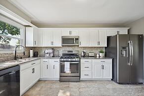 Charming Contemporary Family Home 3 Bedroom Home by RedAwning