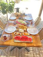 FNM LUXURY BUNGALOVS