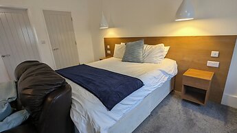 Captivating 1-bed Apartment, Merthyr Tydfil -
