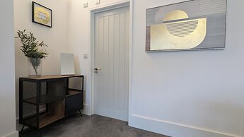 Captivating 1-bed Apartment, Merthyr Tydfil -