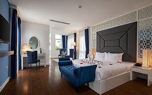 Le Petit Prince Hanoi Hotel & Rooftop Bar