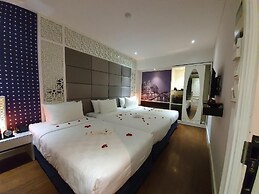 Le Petit Prince Hanoi Hotel & Rooftop Bar