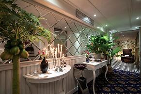 Le Petit Prince Hanoi Hotel & Rooftop Bar