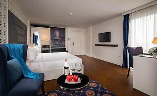 Le Petit Prince Hanoi Hotel & Rooftop Bar