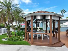 Tropic Isle Boutique Hotel